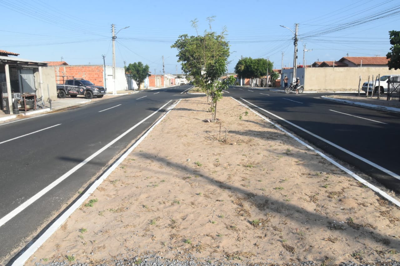 Parnaíba: Governo entrega asfaltamento de 13 ruas. Mais de R$ 5 milhões investidos