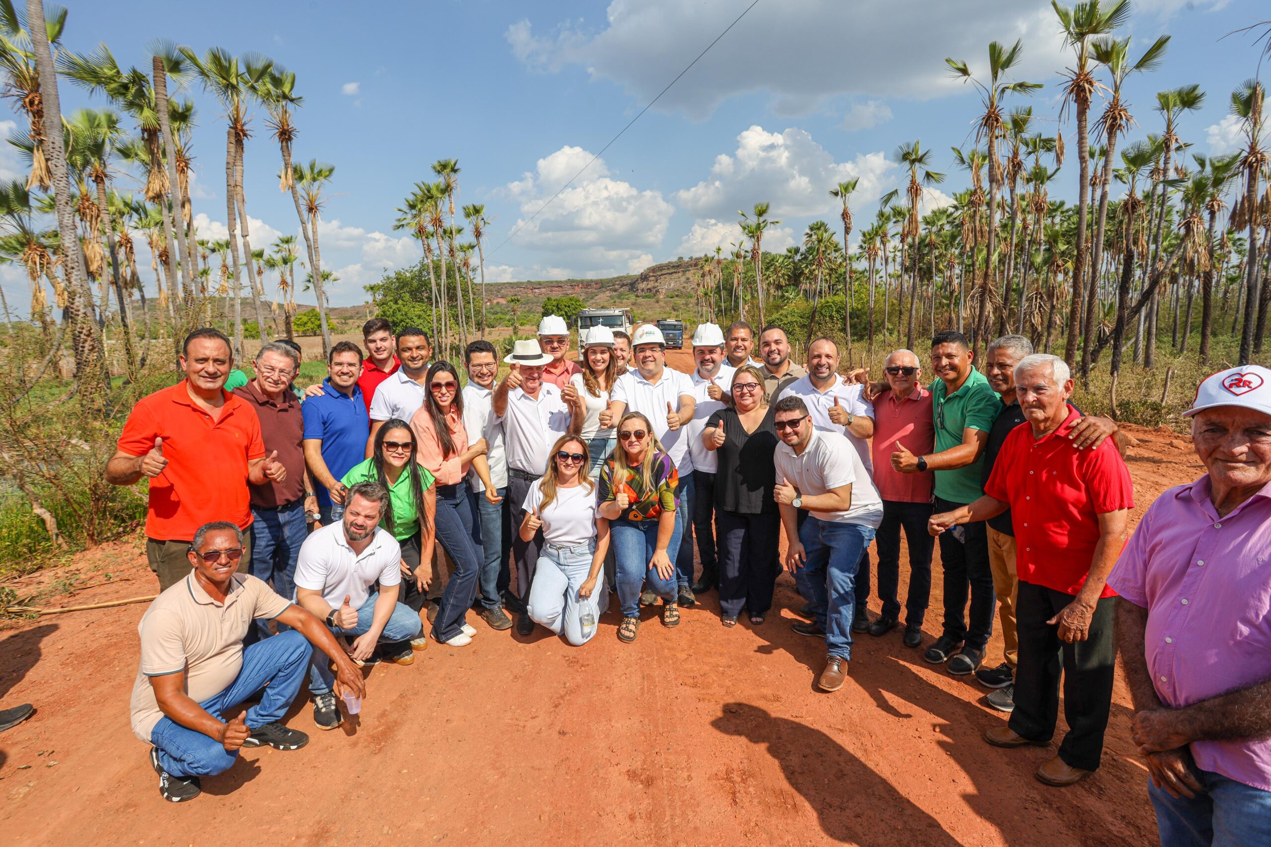 Governo entrega obras em municípios do Vale do Rio Sambito