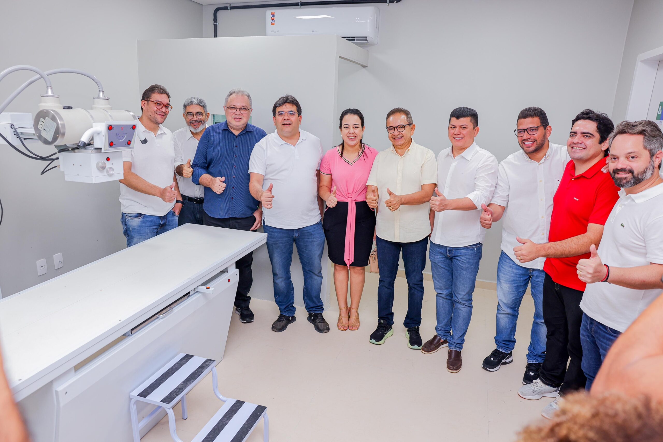 Na primeira viagem oficial de 2025, governador vai a Parnaíba e Picos