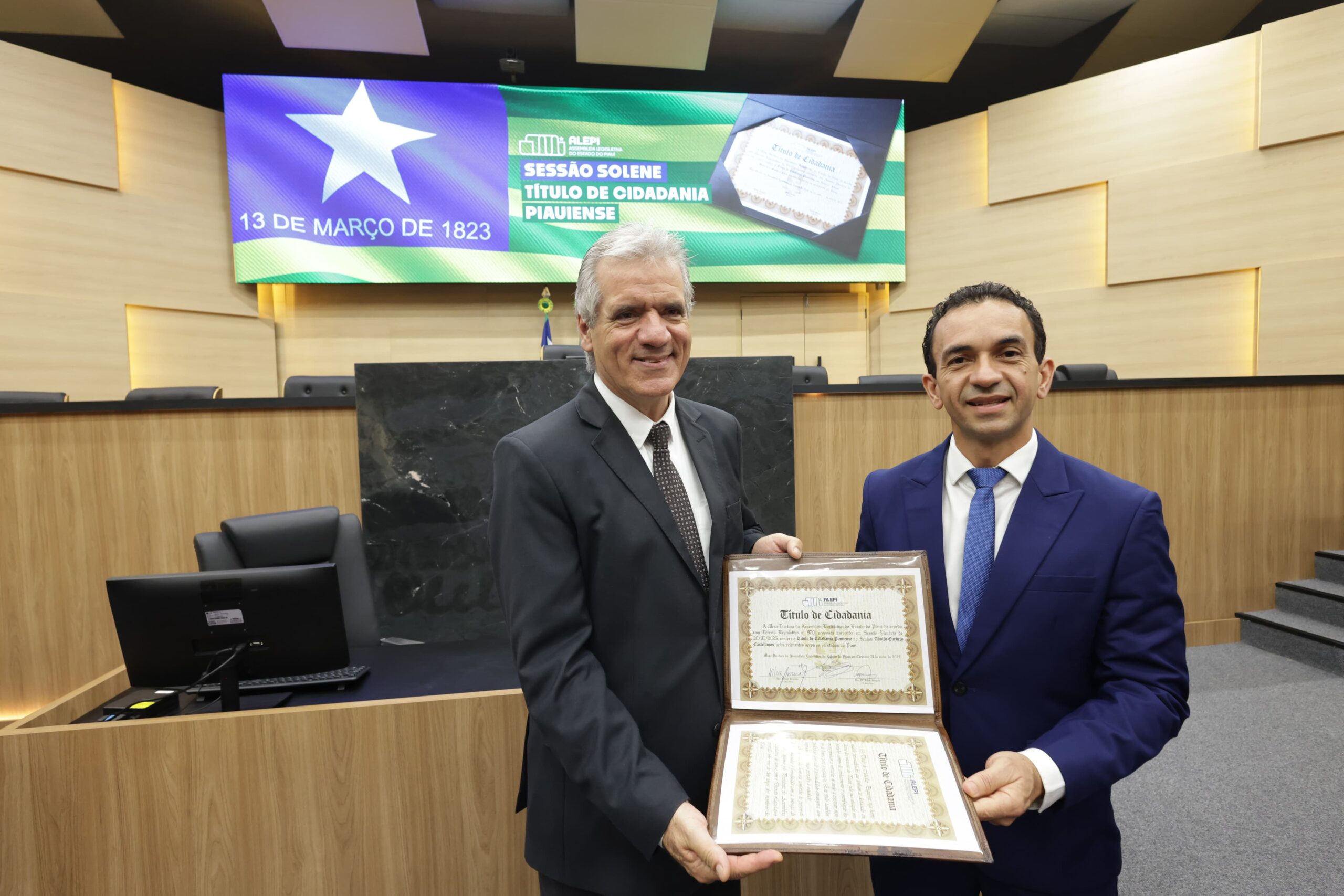 Embaixador de Cuba no Brasil recebe título de cidadania piauiense