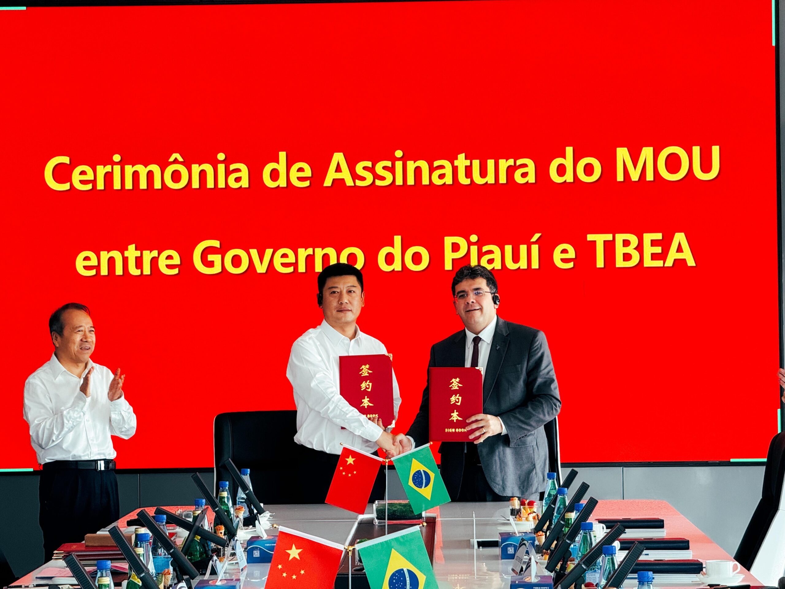 Em Xangai, Rafael Fonteles assina acordo para novos investimentos em energia limpa e hidrogênio verde no Piauí